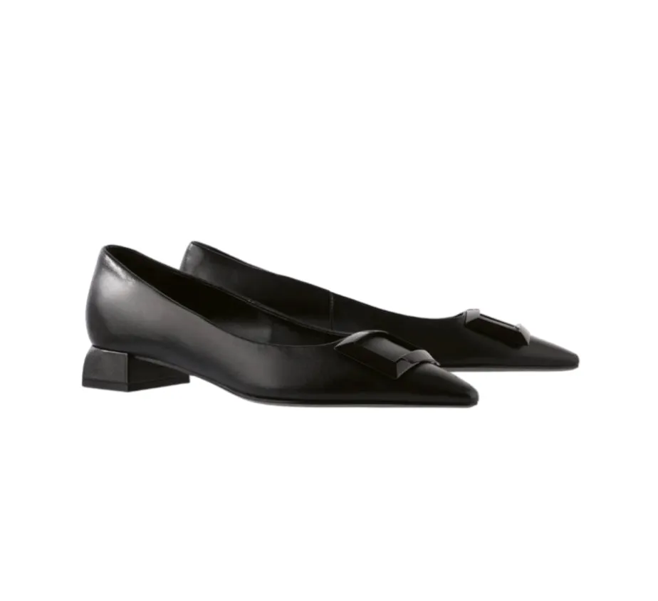 102220 Holly Black Leather Flat