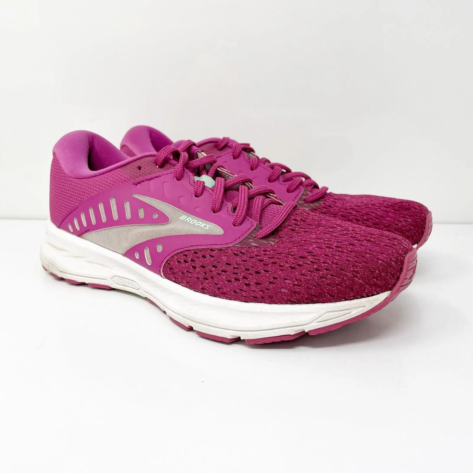 Brooks Womens Range 2 1203621B553 Pink Running Shoes Sneakers Size 8.5 B