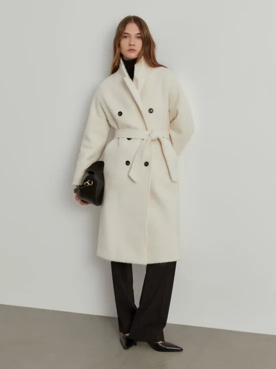 Trendy dual-button coat.