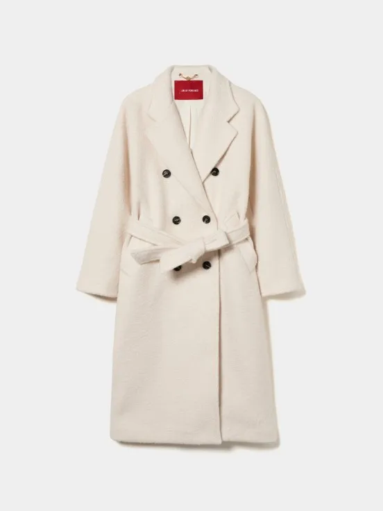 Trendy dual-button coat.