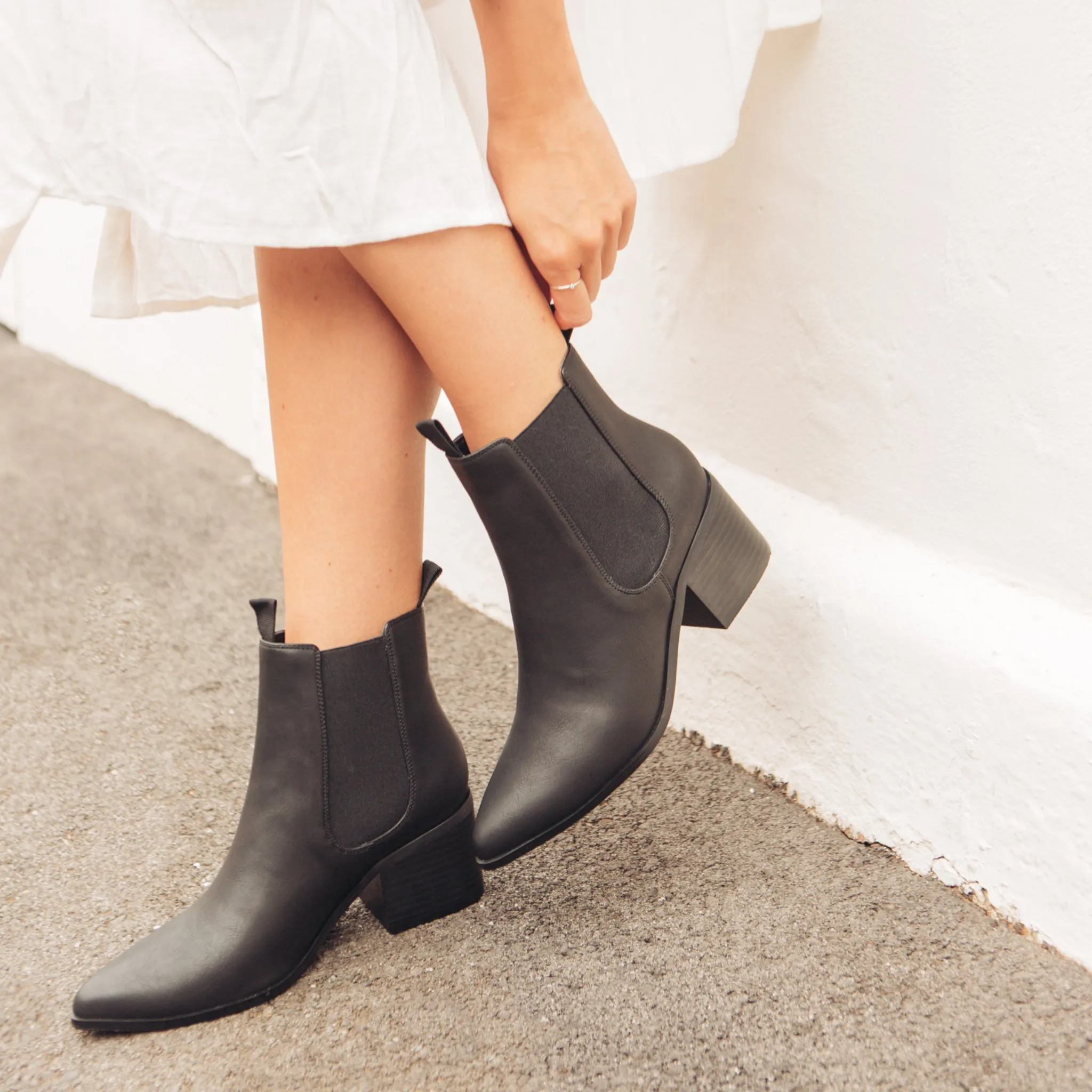 Filo Chelsea Ankle Boots - Black Softee