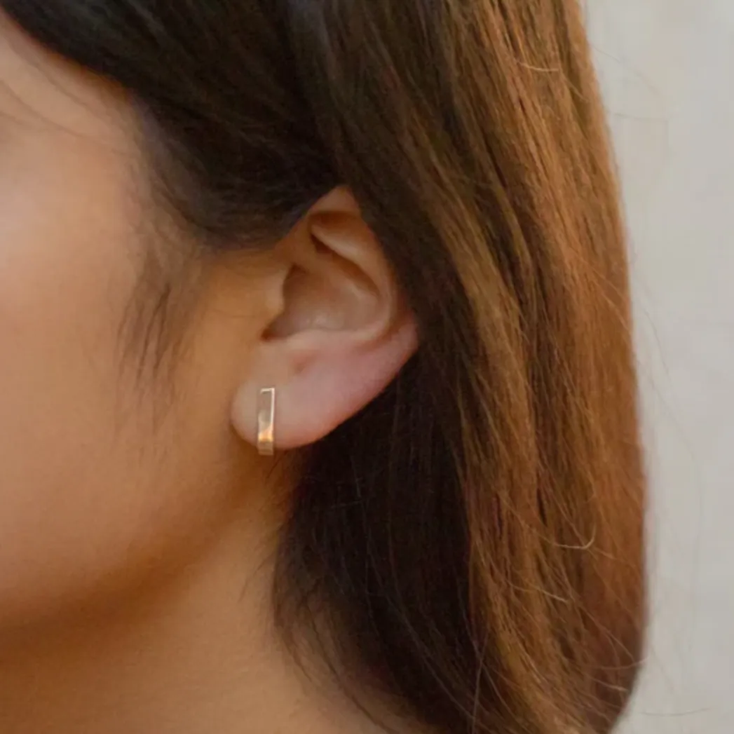 Flat J Stud Earring