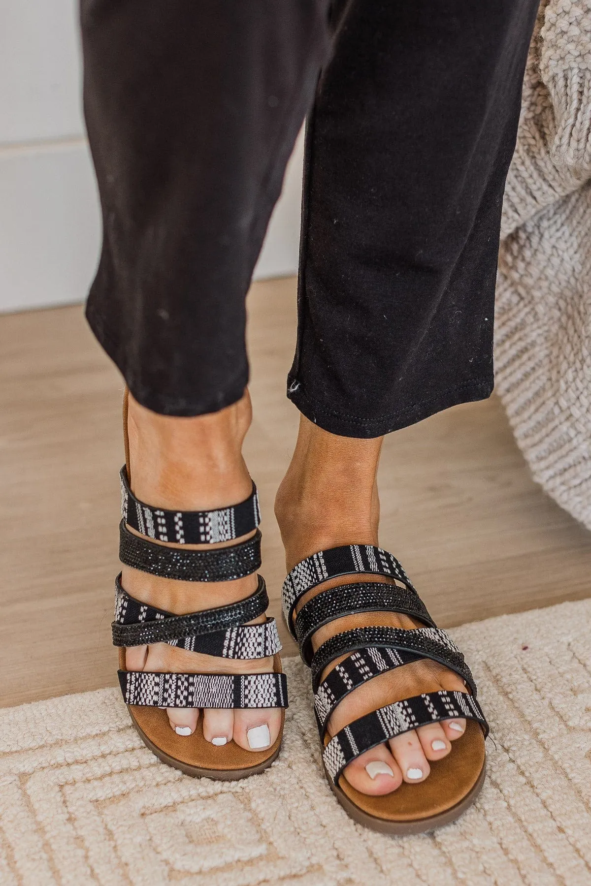 Ginger Sandals - Black and White