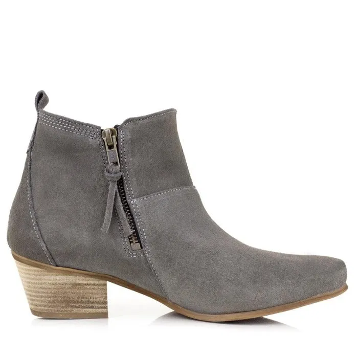 Grey Suede Boots by Roxy