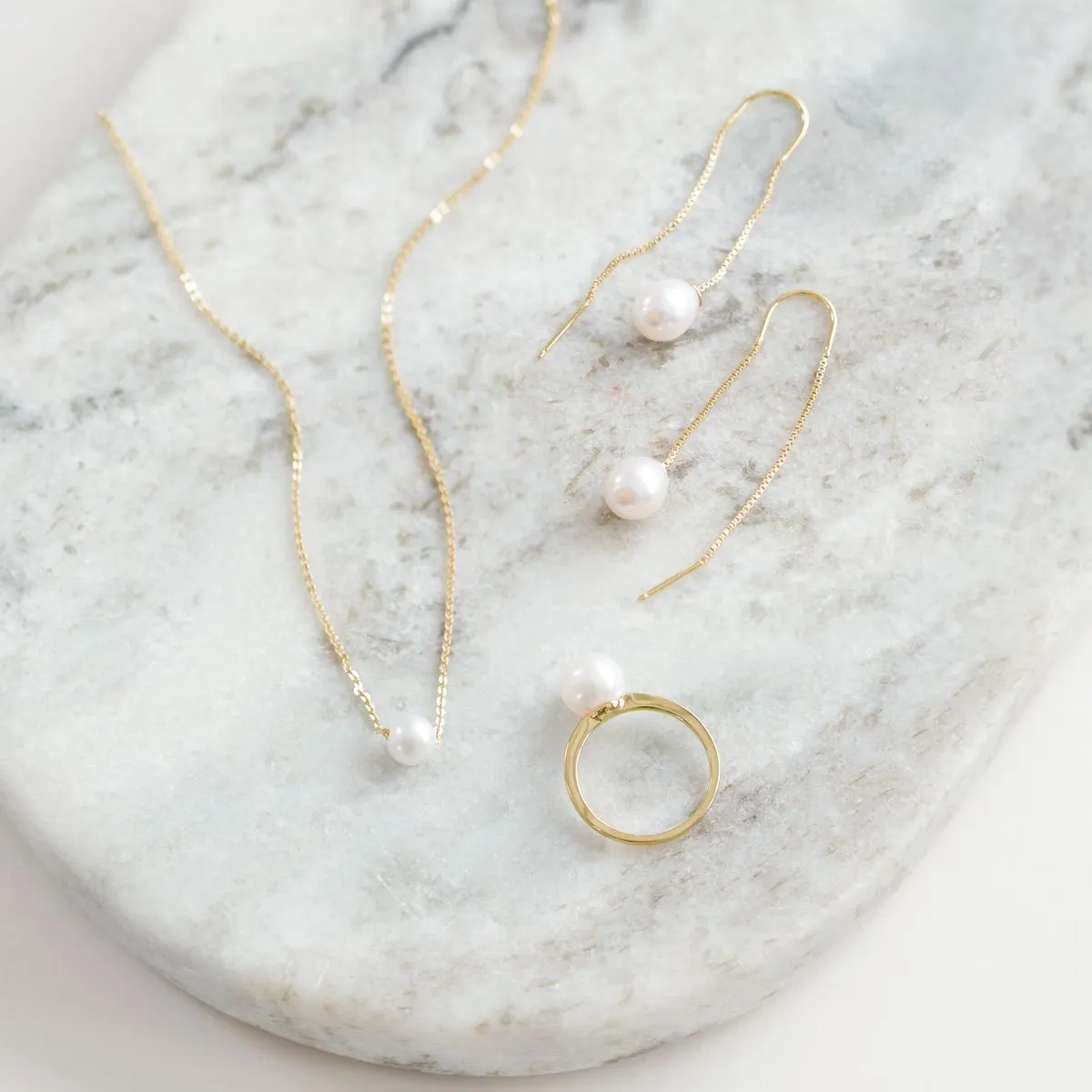 La Vie en Pearl set in Yellow Gold