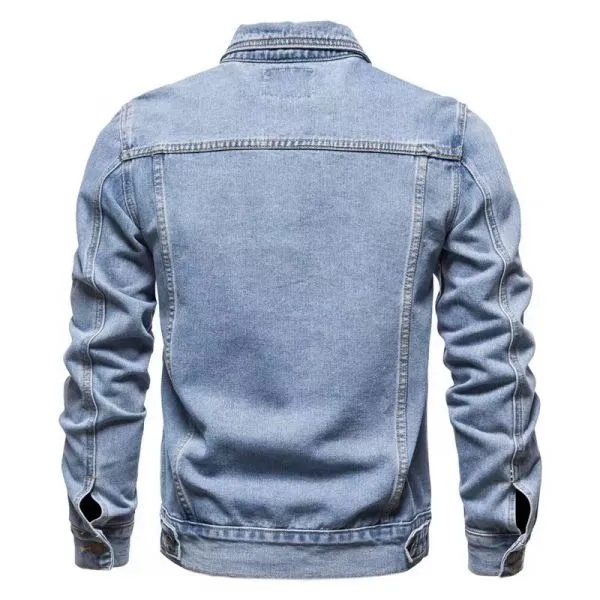 Men's slim fit denim jacket.