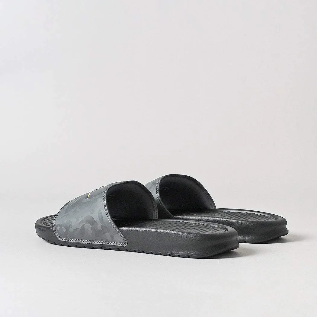 Nike Benassi JDI Slides