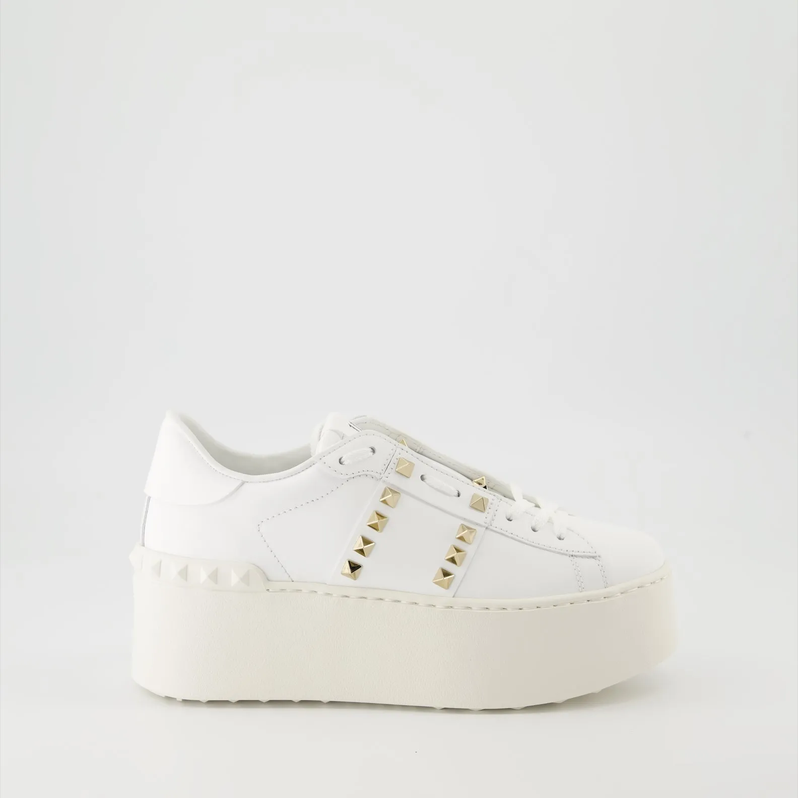 Rockstud Untitled Leather Flatform Sneakers