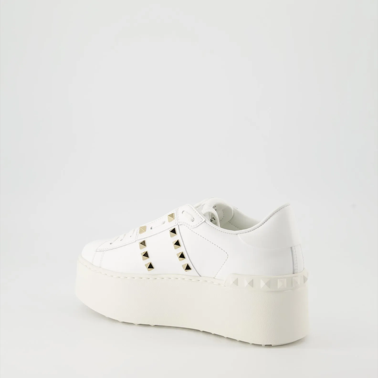 Rockstud Untitled Leather Flatform Sneakers