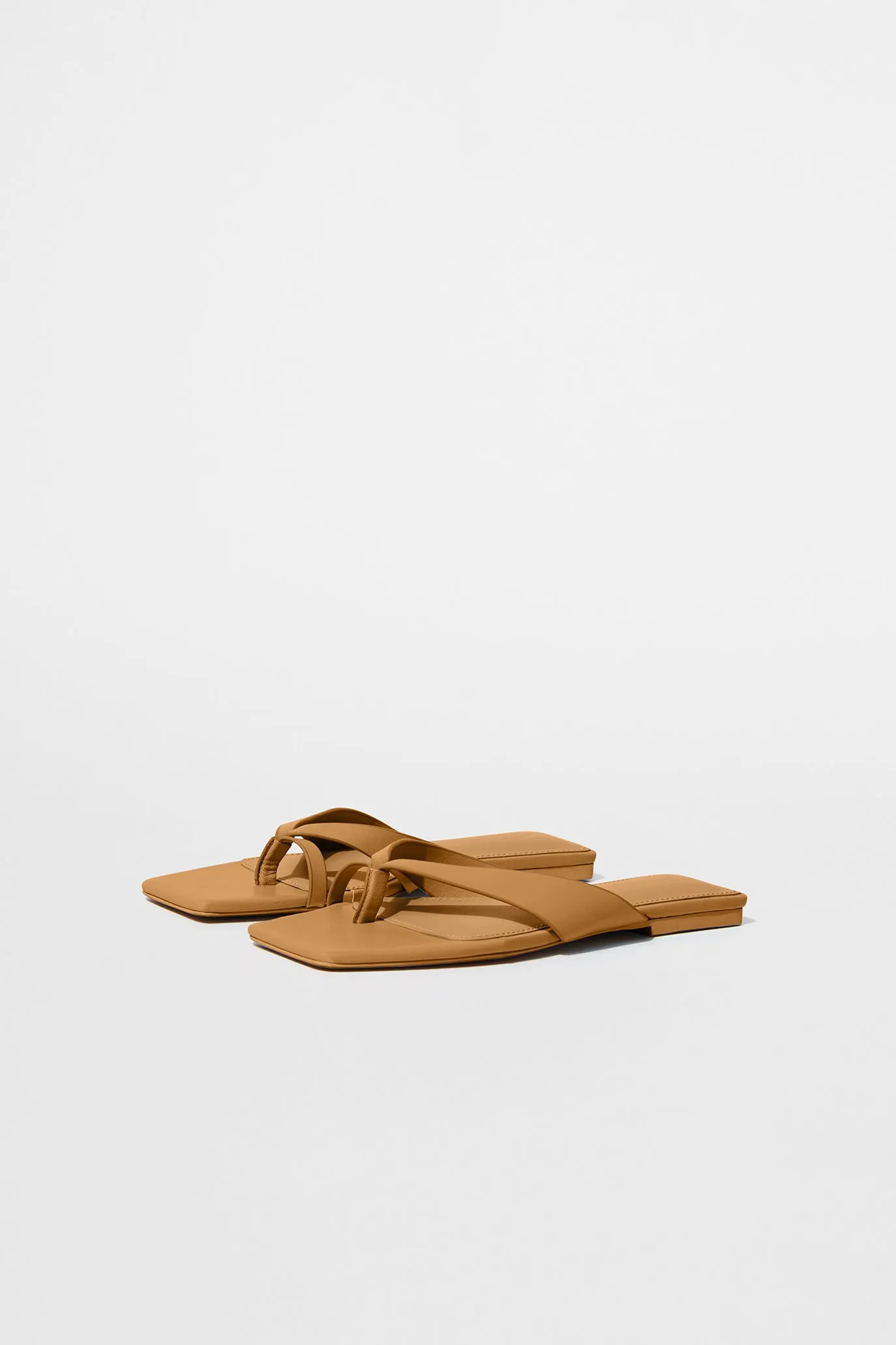 Shae Flat Sandal