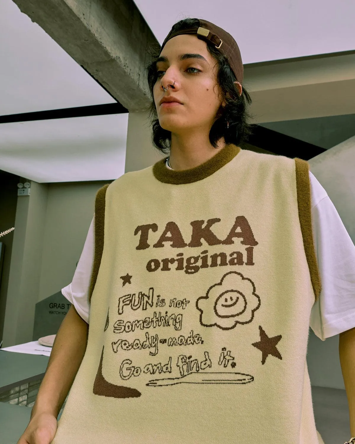 TAKA Original That's Fun Daisy cheese cake knit vest