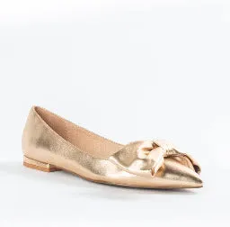 The Bow Pointed Flat in Gold