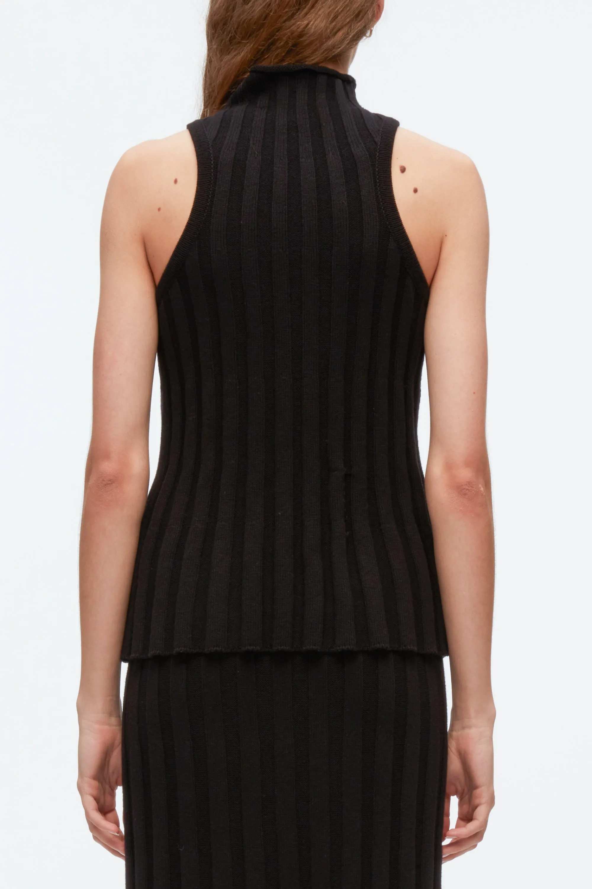 Traveling Rib Knit Mockneck Sleeveless Tank