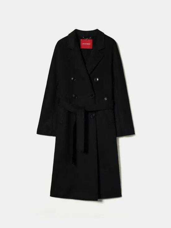 Trench coat with waist tie.