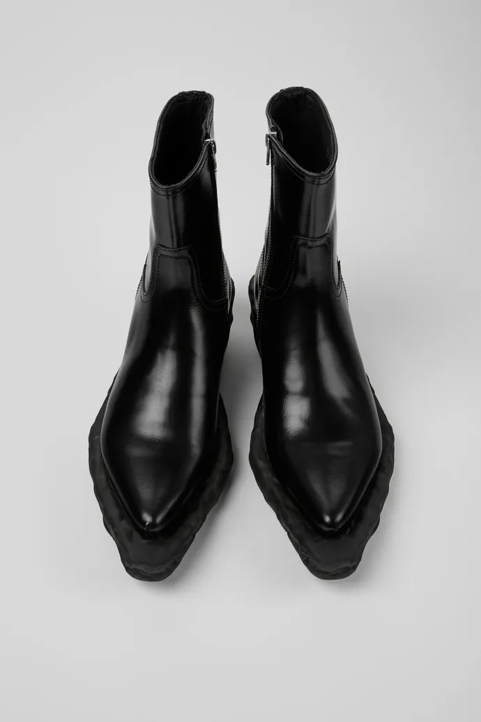 Black Leather Boots with Venga